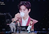 카더가든, 박보검과 투샷 거부...무대 위 펼쳐진 난데 없는 술래잡기? 