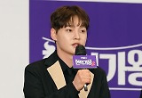 트로트계 하극상 폭로했다…박서진, 다리 부상 투혼에 "건강 제일 중요해" 