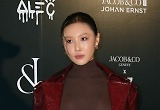 '29세' 화사, 청력 손실 밝혔다…"한쪽 귀 잘 안들려, 뒤에서 많이 울어" 