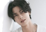 배우 서재우, 금발 알바생으로 파격 변신···‘여행을 대신해 드립니다’ 출격