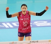 기뻐하는 김연경