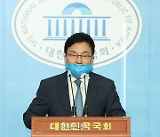 이스타항공 주식 헌납 약속 미룬 이상직 의원, '이해충돌' 통보받아..예결위 사임 불가피