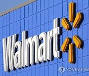 (FILE) USA ECONOMY WALMART