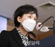 [포토]김현미 장관, 전세난 심화에.."시간 갖고 좀 더 봐야"