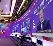 文대통령, APEC·G20 릴레이 회담..'K-방역' 경험 공유
