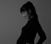 Young Korean women inspired by Sayuri's artificial pregnancy