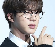 방탄소년단 진 "군입대? 나라의 부름있다면 언제든 응할 것"