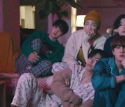 방탄소년단, '라이프 고즈 온' MV 공개..따뜻하고 애틋하게