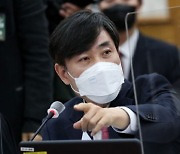 하태경 "文정부, 부동산 규제 폭탄..김현미 즉각 경질해야"