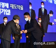 한국콜마, '한상근 스킨케어연구소 소장' 산업부장관 표창 수상