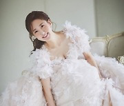 박휘순, 결혼식 하루 앞두고 17살 연하 예비신부 ♥천예지 웨딩 사진 공개
