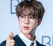 방탄소년단 진,'빠져드는 눈빛' [사진]