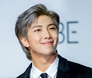 방탄소년단 RM,'자체발광 미소' [사진]