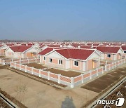 북한의 수해 지역에 새로 지어진 살림집