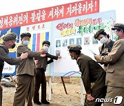 노동신문, '수해 복구' 수도당원사단 복귀 소식 대대적으로 보도