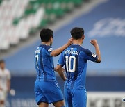 [리뷰] '윤빛가람 멀티골' 울산, 상하이 선화에 3-1 완승..조 선두 나섰다