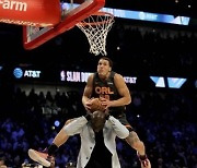 [NBA] 'NBA 최장신' 226cm 타코 폴, 보스턴 잔류 성공!