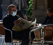 스페인 카탈루냐, 코로나19 봉쇄 완화..카페·식당 영업 재개