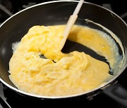 똑똑한 가열 조리법.. 달걀 요리할 때, 뚜껑 덮어라?