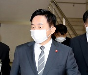 '공짜피자' 원희룡 제주지사에 벌금 100만원 구형(종합)