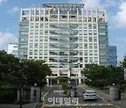 아이돌 그룹 '초신성' 불법도박 수사 과정서 도박 행위자 100여명 적발