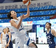 최은실 맹활약한 우리은행, 신한은행에 79-48 대승