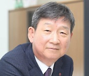 황현식 사장, LG유플러스 첫 내부 승진 CEO