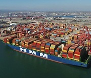 Global shippers to put 7 container ships to Korea-U.S. route to relieve vessel shortage