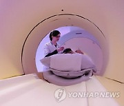 척추 MRI 건보 적용 내년으로 연기.."과다 이용 통제장치 마련"