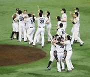 소프트뱅크, 일본프로야구 4년 연속 우승..한·미·일 야구 종료