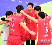 [포토] 기뻐하는 한국전력 선수들