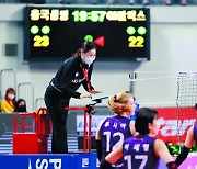 FIVB "강주희 판정 옳았다"는데.. 귀 막은 KOVO