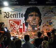 마라도나 사망에 아르헨티나 전역 침통.. 시신 대통령궁 안치