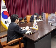 [헤럴드포토] 조명래 환경장관, 유엔환경계획 사무총장과 양자회담