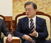 [녹취구성] 문대통령 "중국과 함께 비핵화 노력 멈추지 않을 것"