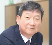 LGU+  새 CEO에 황현식 사장..하현회 부회장 "도약 위한 중요한 시기" 용퇴