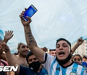'코로나는 어쩌고' 아르헨티나서 대규모 마라도나 추모식 논란