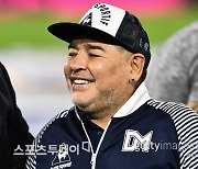 프란치스코 교황, 마라도나 별세에 애도 "축구의 시인"