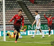 '투혼' 경남, 수원FC 넘고 K리그1 승격 이룬다