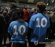 "FIFA, 마라도나의 10번 영구결번 시키자"..전 토트넘 감독의 주장