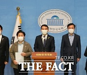 범여권 의원들 "검사 항명성 행동 자제해야..'정치 총장' 문제"