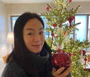 '이휘재♥' 문정원, 으리으리한 크리스마스 트리 작업 "하지만 우리집 아님"