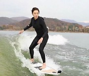 '전참시' 김성령, 서핑 실력 '대단'