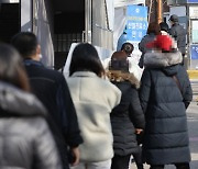 29일 '거리두기' 격상 여부 결정..방역당국 "자발적 방역이 더 중요"