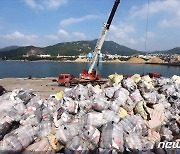 중국, 내년부터 외국 쓰레기 수입 일체 중단