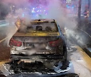 전북 전주에서 주행 중 BMW 승용차 화재