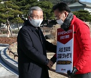 김종인의 독설.. "TV서 추미애 보면 역겨워하는 게 일반적"