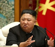 국정원 "김정은 경제난 스트레스 큰 듯..환율 급락에 거물 환전상 처형"