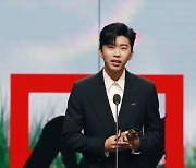 '2020 AAA' 임영웅, 최애돌 인기상→핫이슈상 '2관왕 등극'