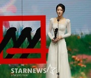 서예지, AAA 핫이슈상 수상 "고문영 통해 상처 치유"[2020 AAA]